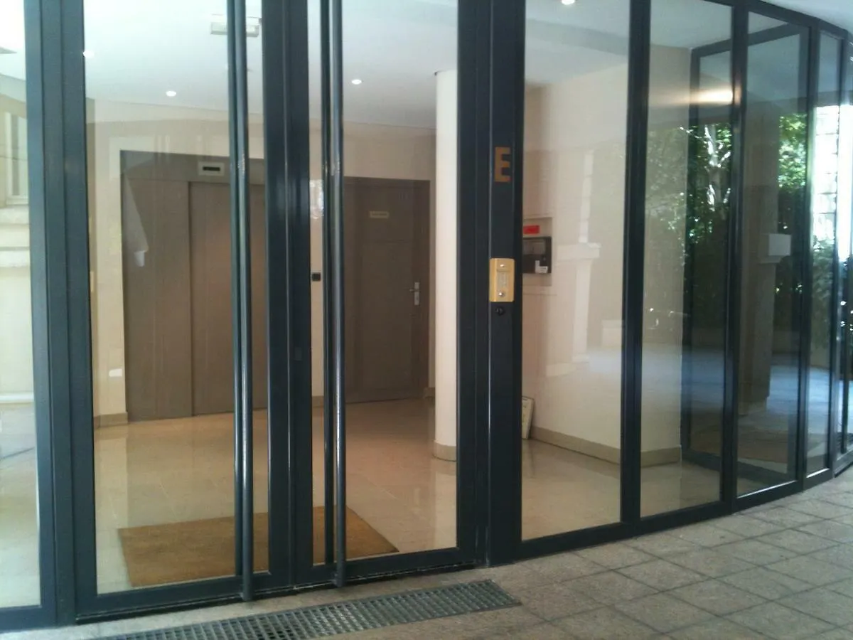 باريس 52 Clichy Bed & Breakfast - Chambre D'Hotes 0*,  فرنسا