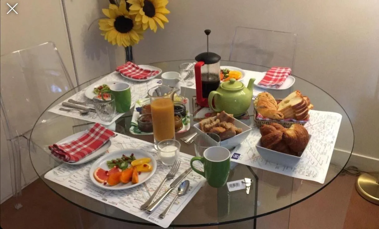 52 Clichy Bed & Breakfast - Chambre D'Hotes Bed & Breakfast Paris